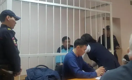 Депутат Александр Уаров на очной ставке признал факт получения взятки