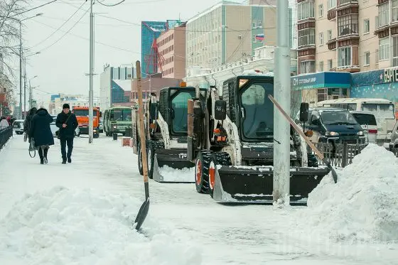 Айсен Николаев распорядился закончить уборку снега в Якутске за три дня