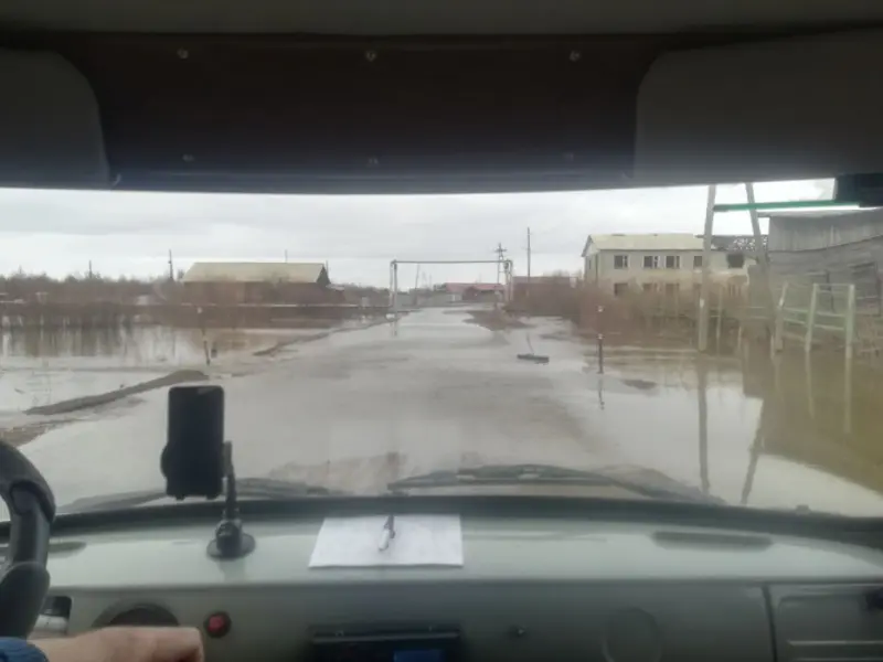 В Среднеколымске  уровень воды сохраняет опасную отметку