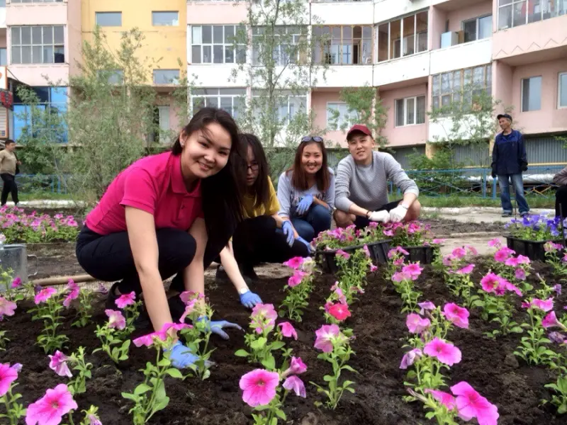 В Якутске стартовала акция «Миллион цветов»