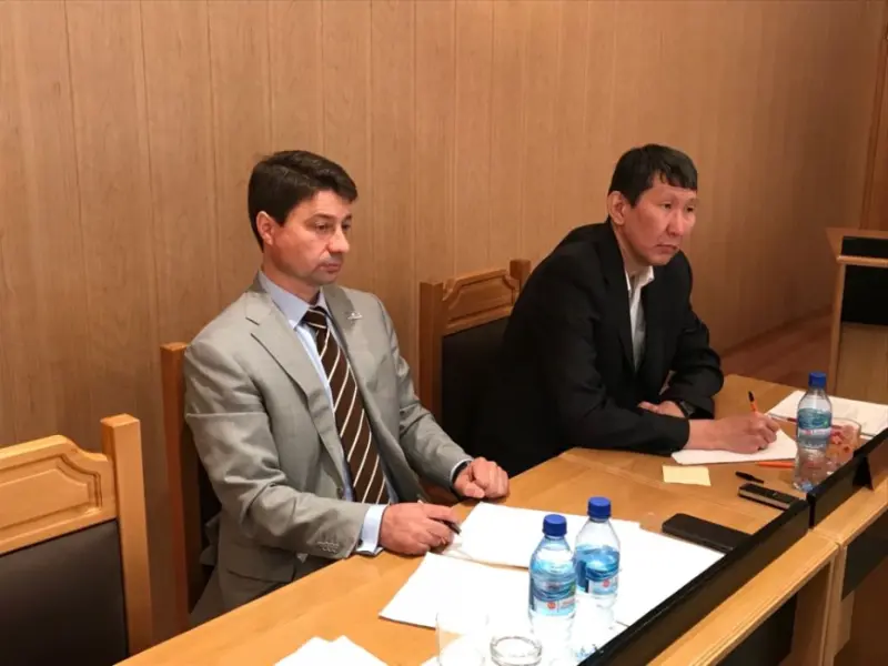 Владимир Федоров требует отменить в Ил Тумэне практику принятия законов без обсуждения