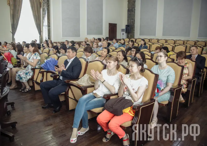 Столичных медиков поздравили с профессиональным праздником