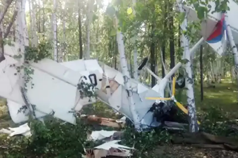 Самодельный легкомоторный самолет разбился в Якутии