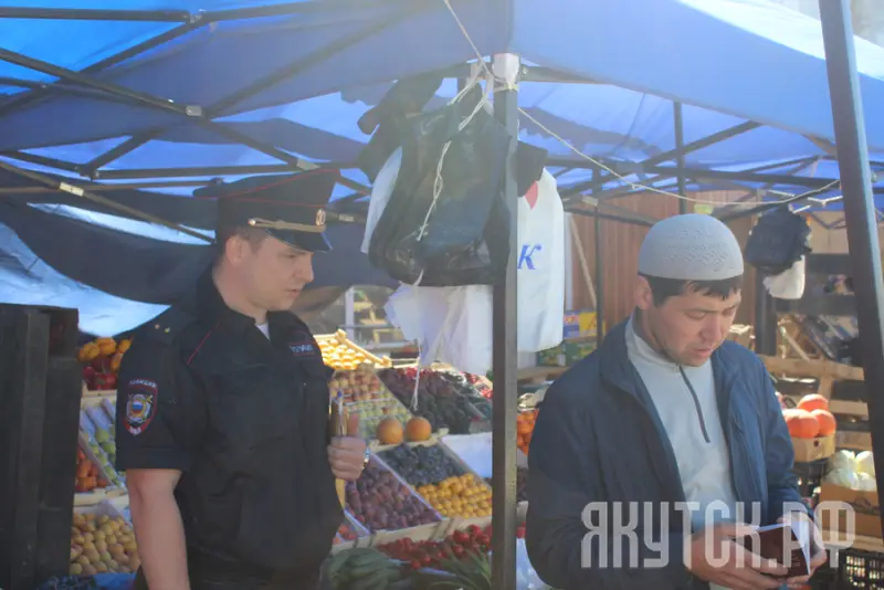 На улице Труда вновь незаконно трудились нелегальные торговцы