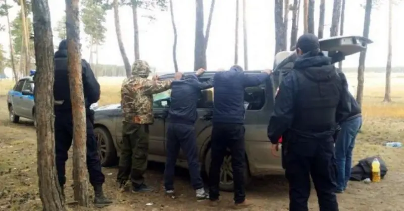 В лесу возле Якутска Росгвардия случайно поймала наркоманов
