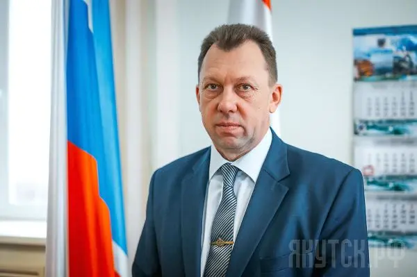 За начисление зарплат липовым дворникам уволен руководитель Cтроительного округа Якутска
