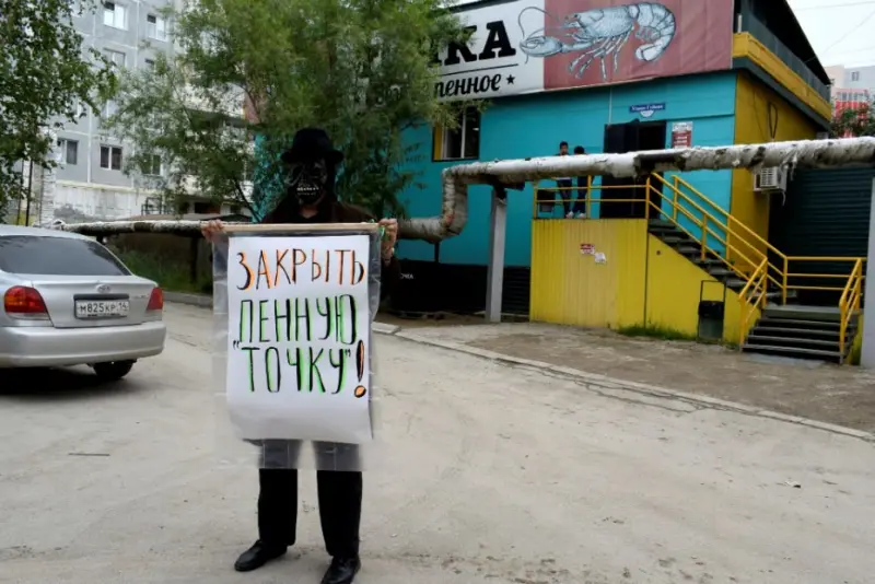 Этот «бизнес» не задушишь, не убьешь? Властям Якутска советуют, как бороться с нелегальными алкоточками