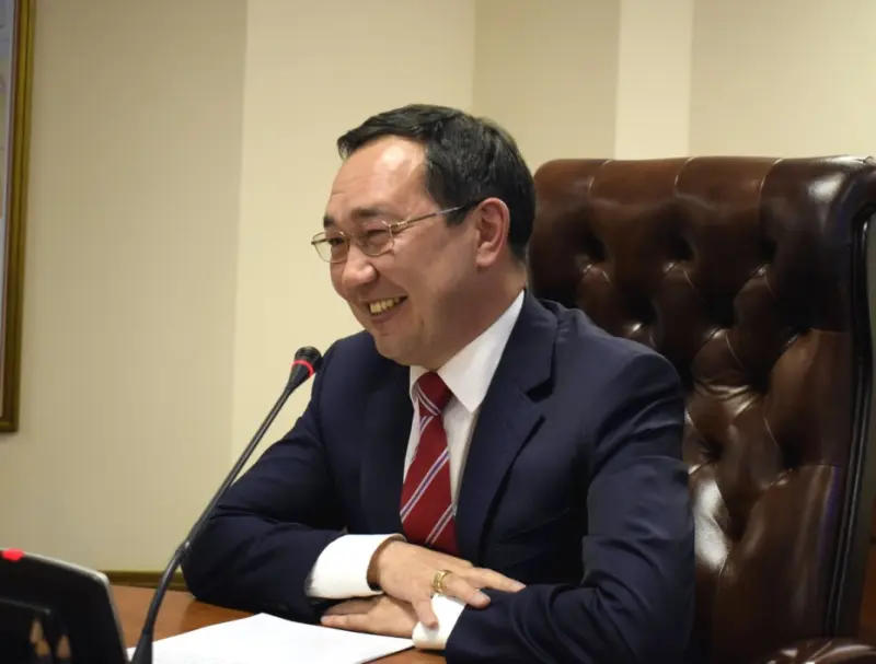 Айсен Николаев: с Сарданой Авксентьевой Якутск будет нормально развиваться