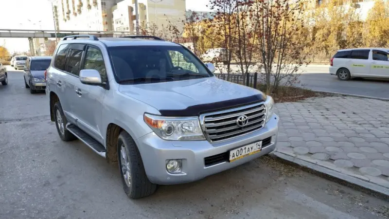 Продолжается прием заявок на участие в аукционах по продаже автомашин мэрии Якутска