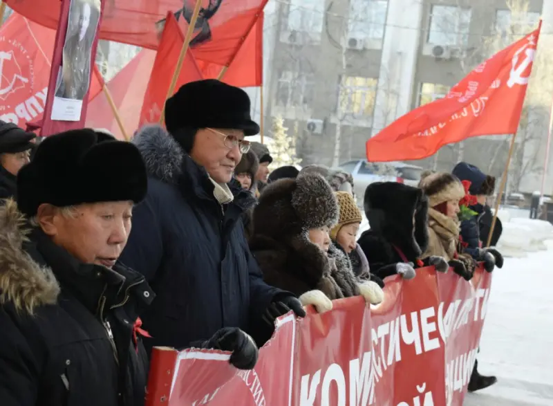Артур Алексеев считает переименование площади Орджоникидзе в площадь Ойунского подлостью и предательством