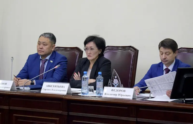 Сардана Авксентьева: слухи о повышении стоимости проезда на городских автобусах ложные