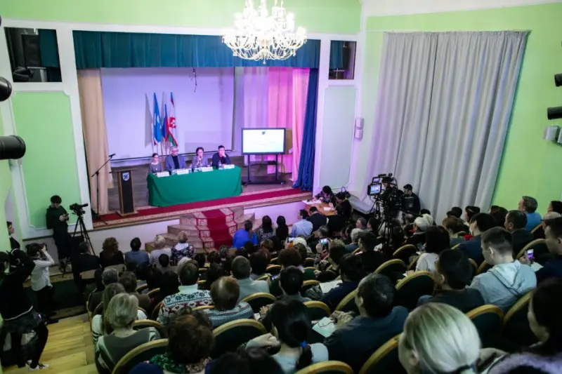 Жители Центрального округа заслушали доклад мэра Якутска по итогам работы в  2018  году