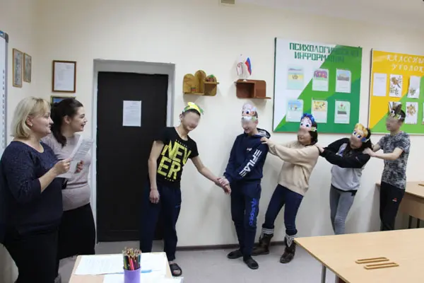 «Тянем – потянем»: В следственном изоляторе для детей инсценировали сказку «Репка»
