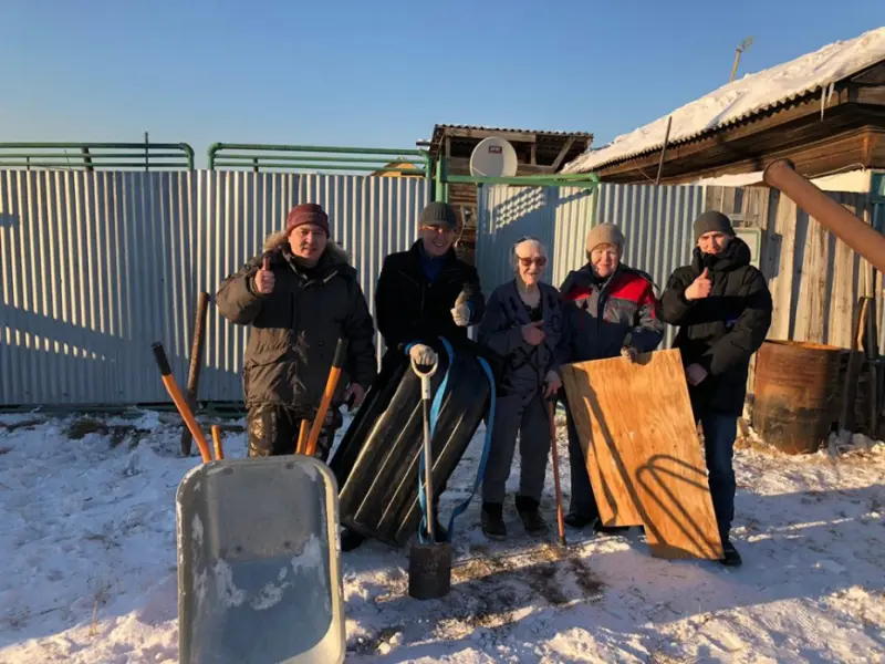 В Автодорожном округе организовали субботник для ветеранов