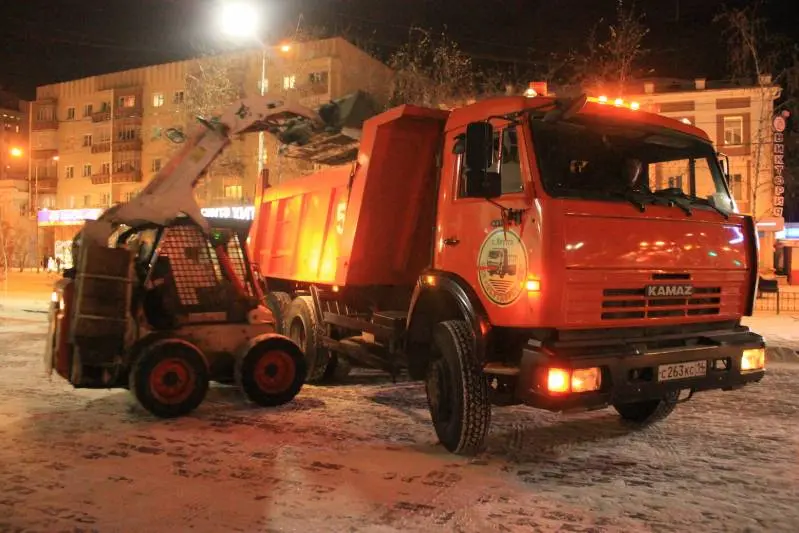 В Якутске за сутки вывезено 5830 кубометров снега