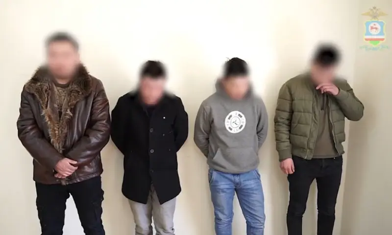 Задержаны дебоширы, затеявшие конфликт с торговцем овощами и фруктами в Якутске