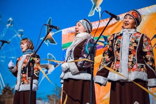 Горожане встретили весну народными гуляниями