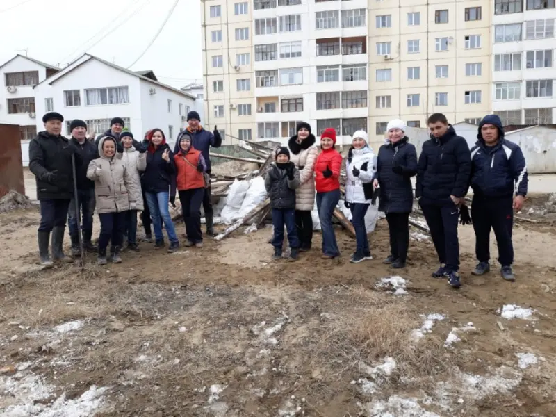 В Якутске на субботник вышли более полутора тысяч человек