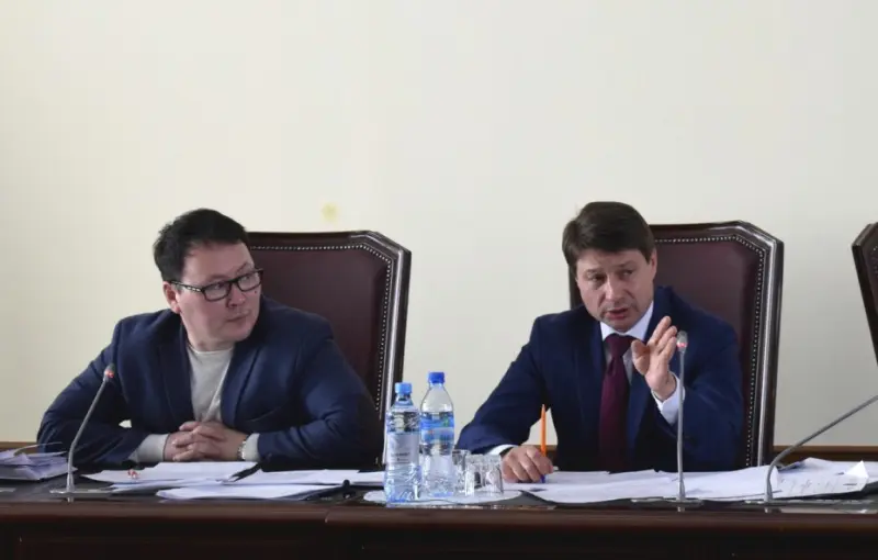 «Якутск и пригороды к паводку готовы»: первый заммэра заслушал отчет о противоповодковых мероприятиях