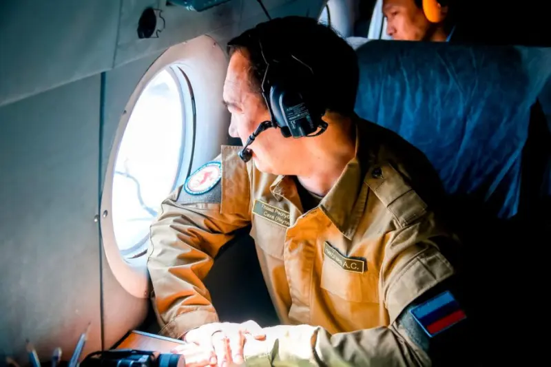 Айсен Николаев проверил прохождение ледохода на реке Лена