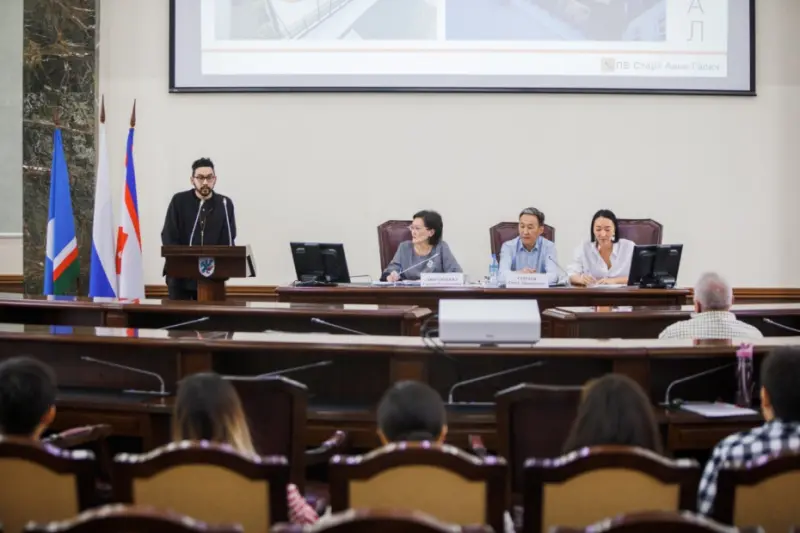 Сардана Авксентьева встретилась с финалистами конкурса «Старый город - 2»