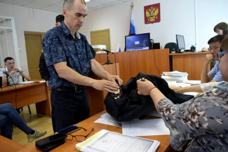 Дело филиппинки Ракель: зачем Левадный попытался приобщить к делу шеврон от куртки спустя два года?