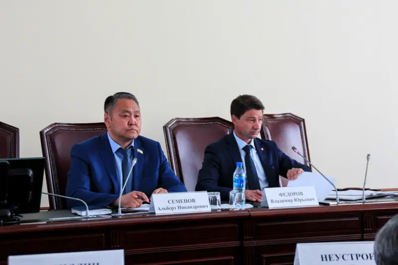 Альберт Семенов: "Необходимо уделить особое внимание вывозу мусора в городе"