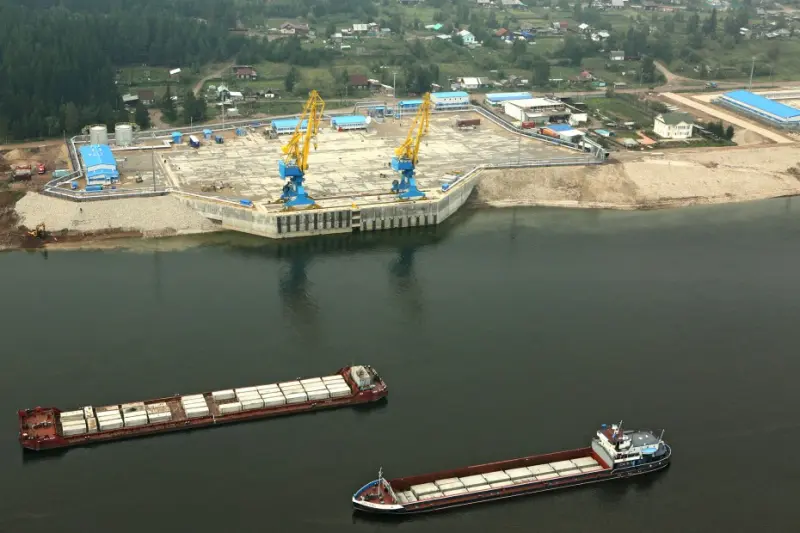 Более 60 тысяч тонн грузов отправят на Чаяндинское месторождение в период летней навигации