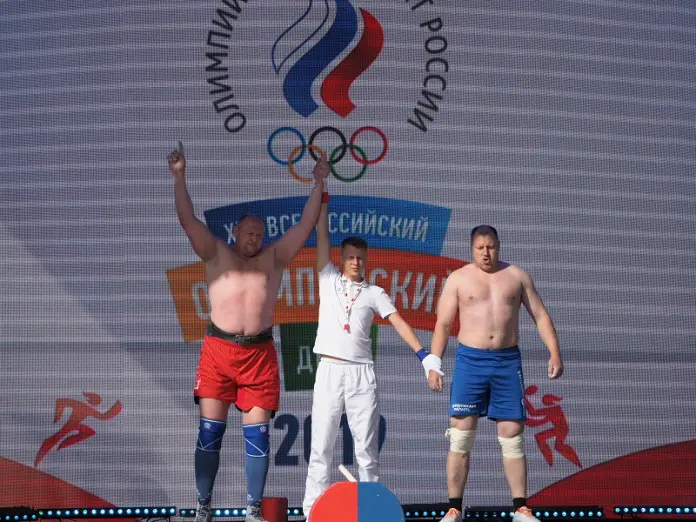 В Лужниках состоялся чемпионат России по мас-рестлингу в абсолютной весовой категории