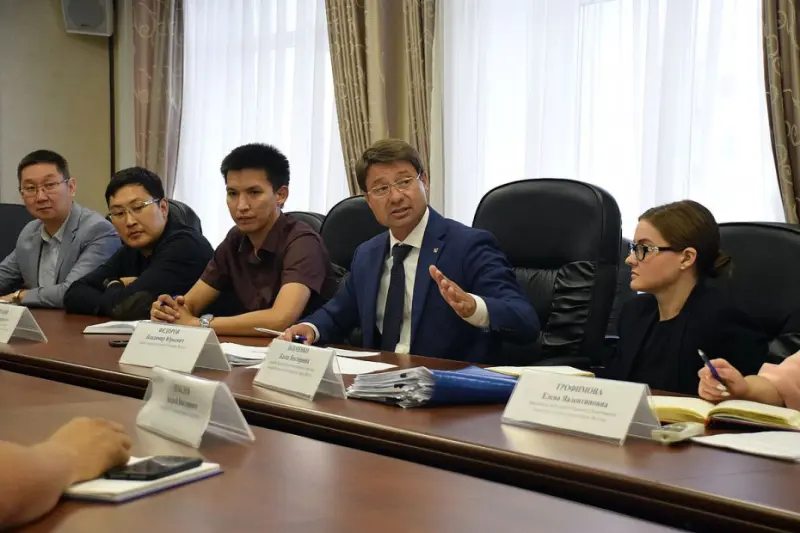Вот и встретились: Мэрия обсудила с «эстонцами» вопрос расторжения мусорной концессии с «Якутскэкосети»