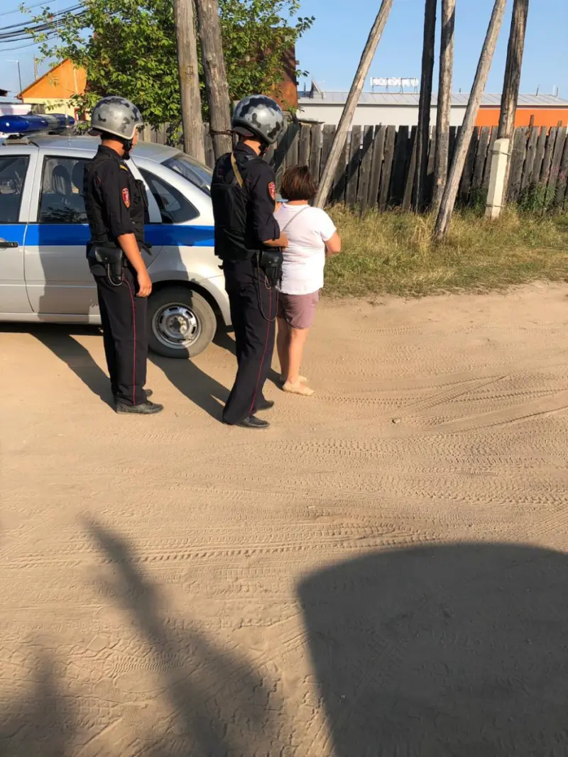 В Якутии росгвардейцы задержали подозреваемую в краже сотовых телефонов и денежных средств из салона автомобиля