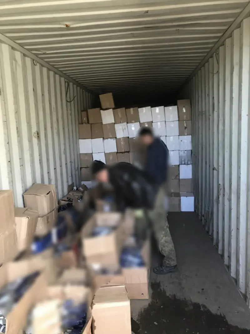 23 000 бутылок контрафактной водки были изъяты в поселке Батагай