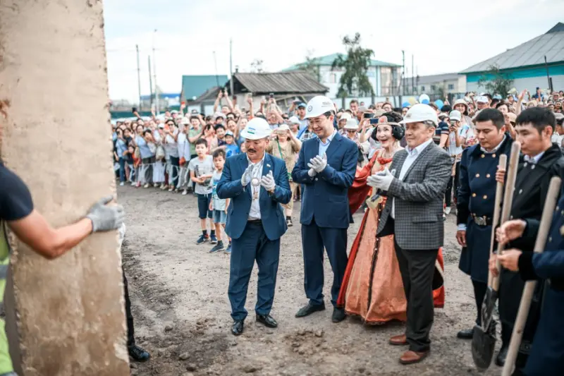В Нюрбе началось строительство передвижного драмтеатра