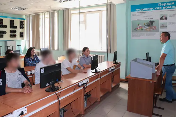 Несовершеннолетние осужденные без изоляции от общества пройдут обучение в автошколе Якутского индустриально-педагогического колледжа