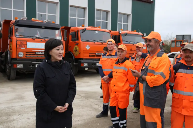 Сардана Авксентьева встретилась с коллективом АО «Якутдорстрой»