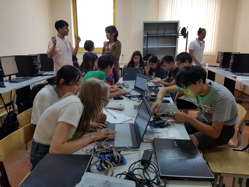 В Якутске прошла Международная летняя школа ИТ и робототехники