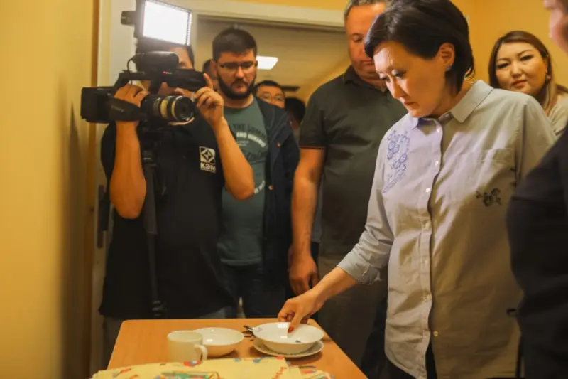 Сардана Авксентьева проверила готовность к учебному году новых объектов образования