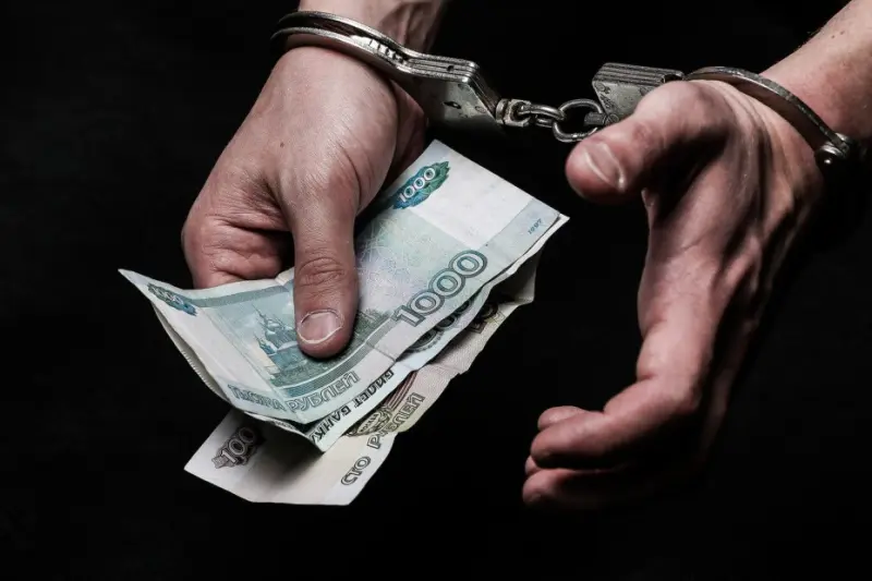 В Мирном, мужчина, желая избежать уголовной ответственности, решил дать взятку сотруднику  ФСБ