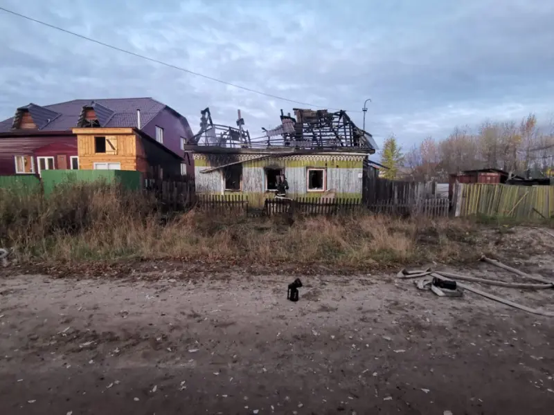 В Ленске пьяные подростки убили мужчину, сожгли его дом и ограбили его магазин