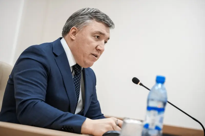 Денис Белозеров поручил в кратчайшие сроки произвести выплаты якутянам, участвовавшим в тушении лесных пожаров