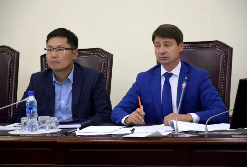 Владимир Федоров провел совещание штаба по подготовке к отопительному сезону