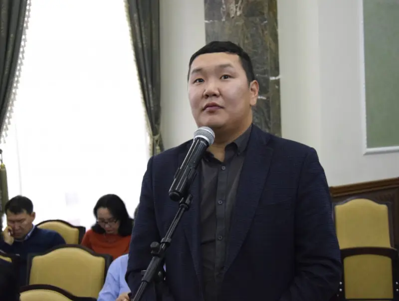 «Укладка асфальта на всех участках завершена» Валерий Домотов отчитался о ходе дорожных работ в Якутске
