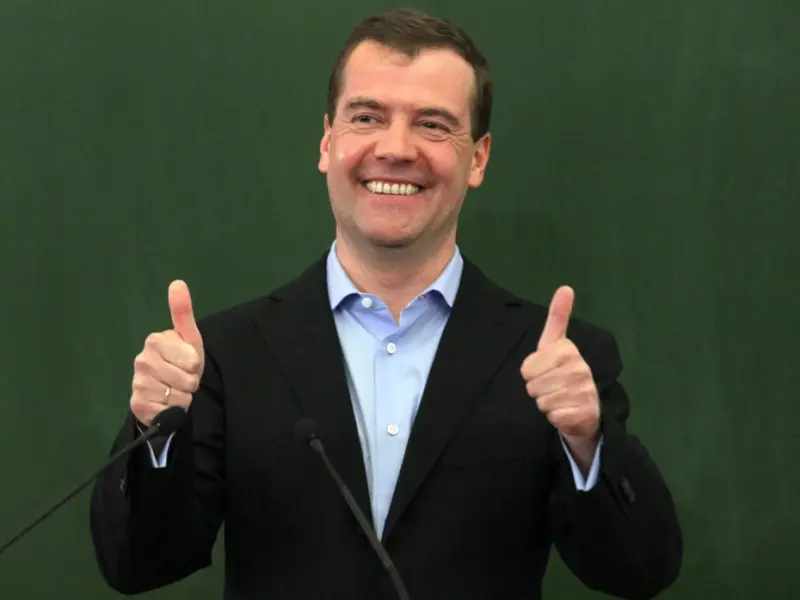 Медведев отменяет северные надбавки