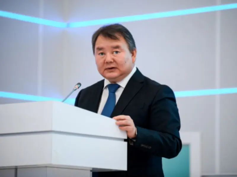 Алексей Стручков поздравил коллектив Контрольно-счетной палаты города Якутска с 15-летним юбилеем