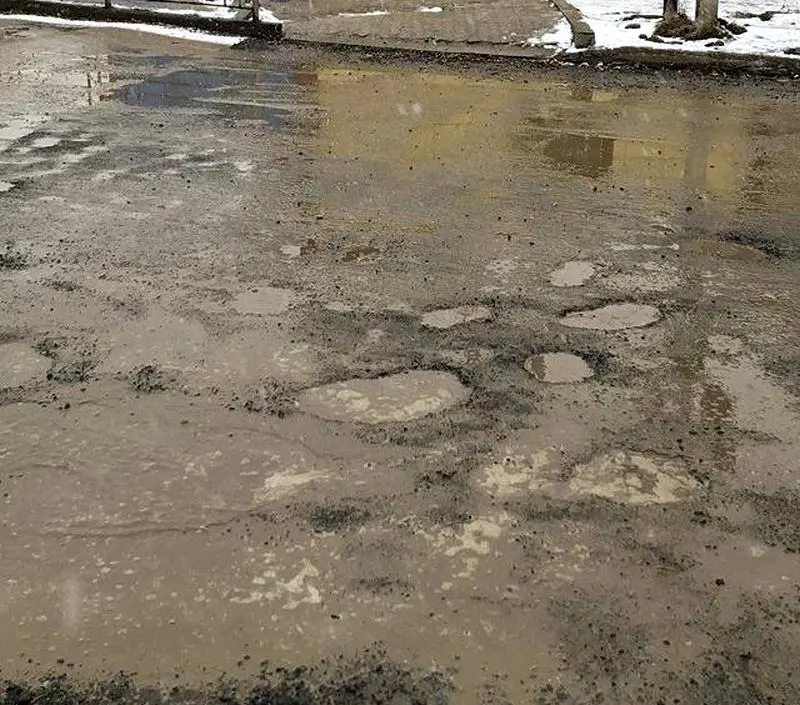 Схалтурили на Халтурина: с подрядчиком, нарушившим укладку асфальта, будет расторгнут контракт