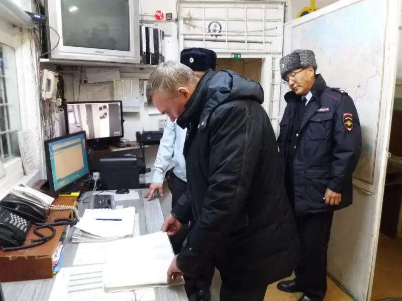 Министр МВД Якутии Прокопенко проинспектировал служебную деятельность ОМВД России по Нижнеколымскому району