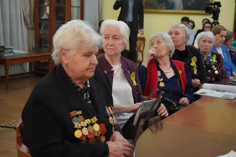 Презентован сборник «Блокадники Ленинграда в Якутии. Дети Блокады»