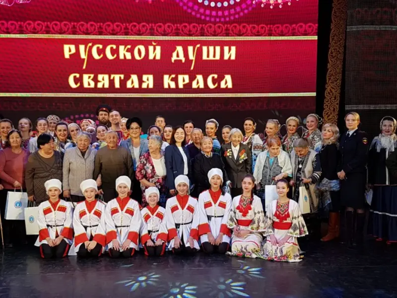 В День народного единства транспортные полицейские совместно с аппаратом уполномоченного по правам человека в Якутии провели социальную акцию «Забота о ветеранах»