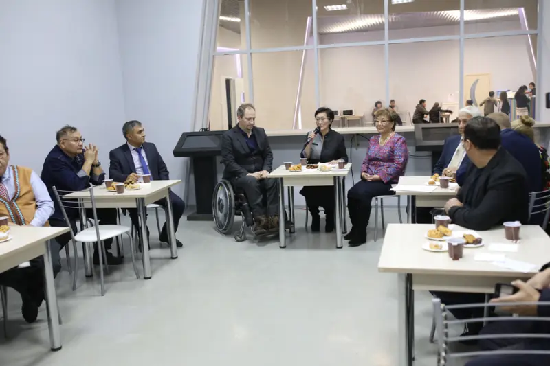 Сардана Авксентьева встретилась с национальными общинами Якутска