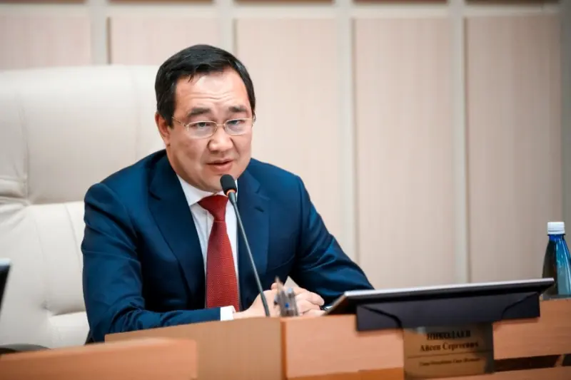 Айсен Николаев предложил объединить проекты поддержки гражданских инициатив